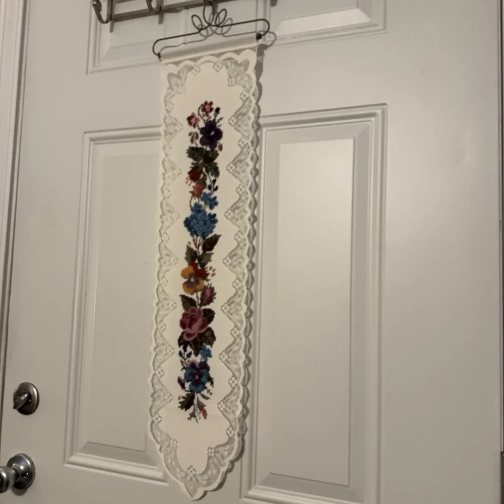 Vertical Wall Hanging Tapestry With Floral Design